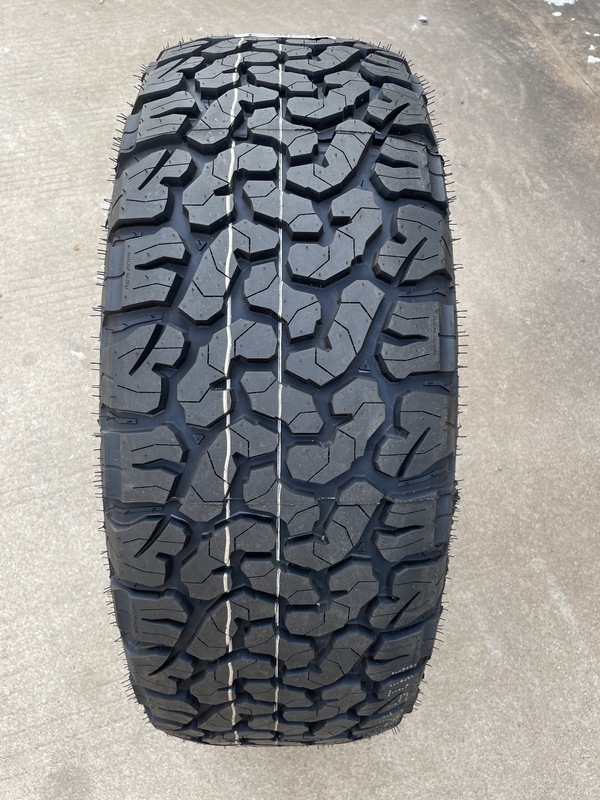 Off-Road AT All-teRRain 225 235 245 265 285 60/65R17/70R16/60R18 Off-Road TiRe