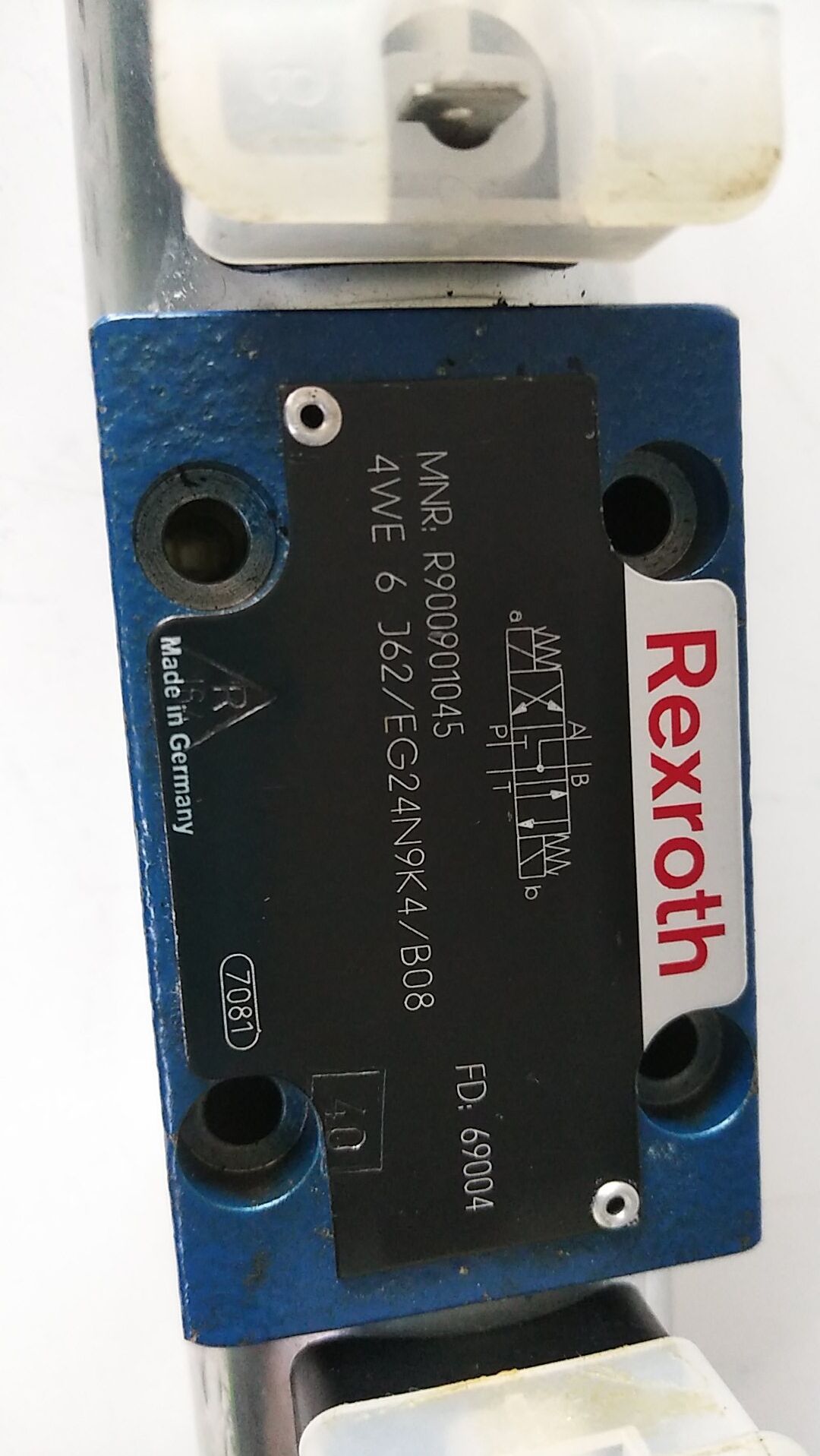 A032*全新无包装力士乐 4WE 6 J62/EG24N9K4/B08 R900901045