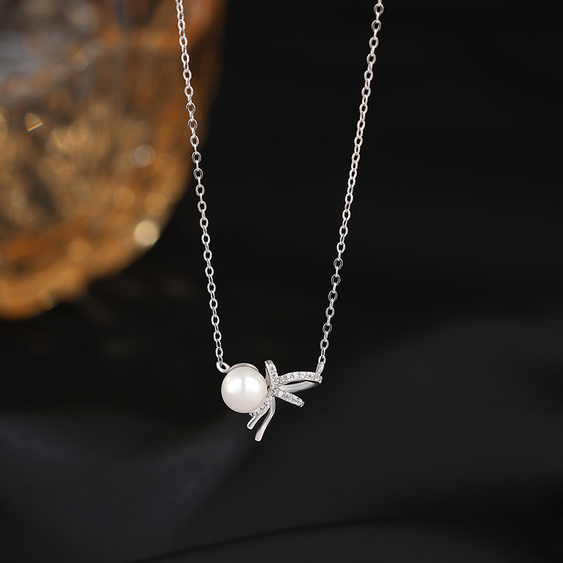Hair band from pearl, necklace