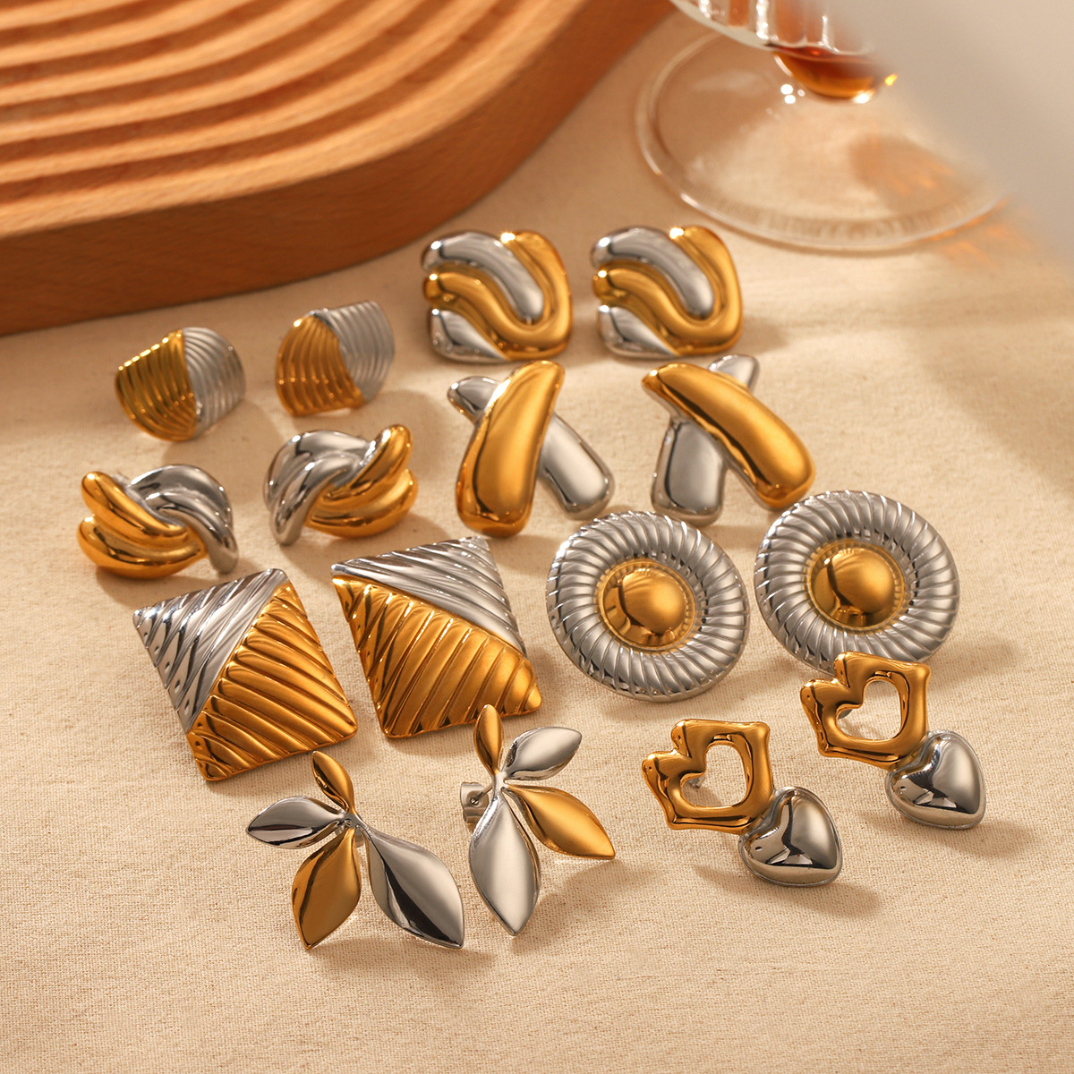 Oro y plata de Europa y América, pendientes de acero inoxidable de color geométrico, nicho femenino, pendientes de acero de titanio de alta calidad, joyas transfronterizas no se desvanecen