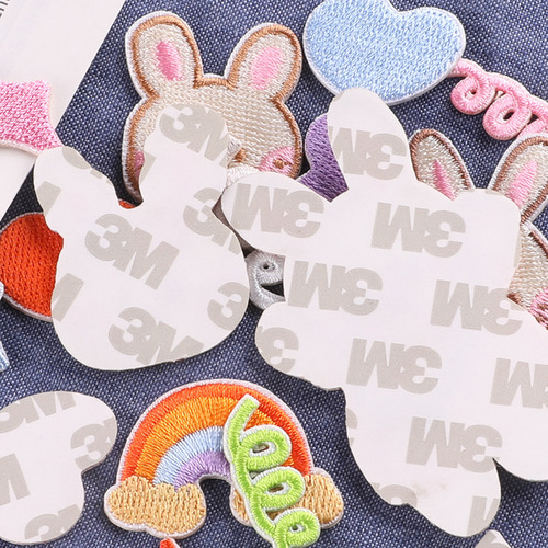 Strawberry computer embroidery logo cartoon rabbit love embroidery chapter clothing accessories decorative patch sticker self-adhesive cloth sticker