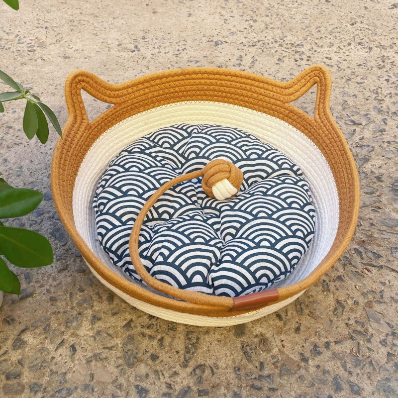 면고양이귀 + 장난감공 + 물고기무늬 매트