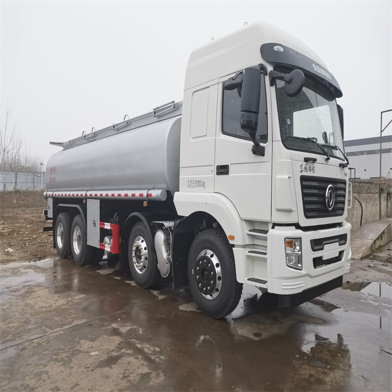 20-Ton Water-Reducing Agent Tank Truck, 304 Stainless Steel Liquid Tank Truck, Front Four and Rear Eight Liquid Supply Truck, 25-Cubic Meter Water Purifier Tank Truck 20-Ton Water-Reducing Agent Tank Truck, 304 Stainless Steel Liquid Tank Truck, Front Four and Rear Eight Liquid Supply Truck, 25-Cubic Meter Water Purifier Tank Truck