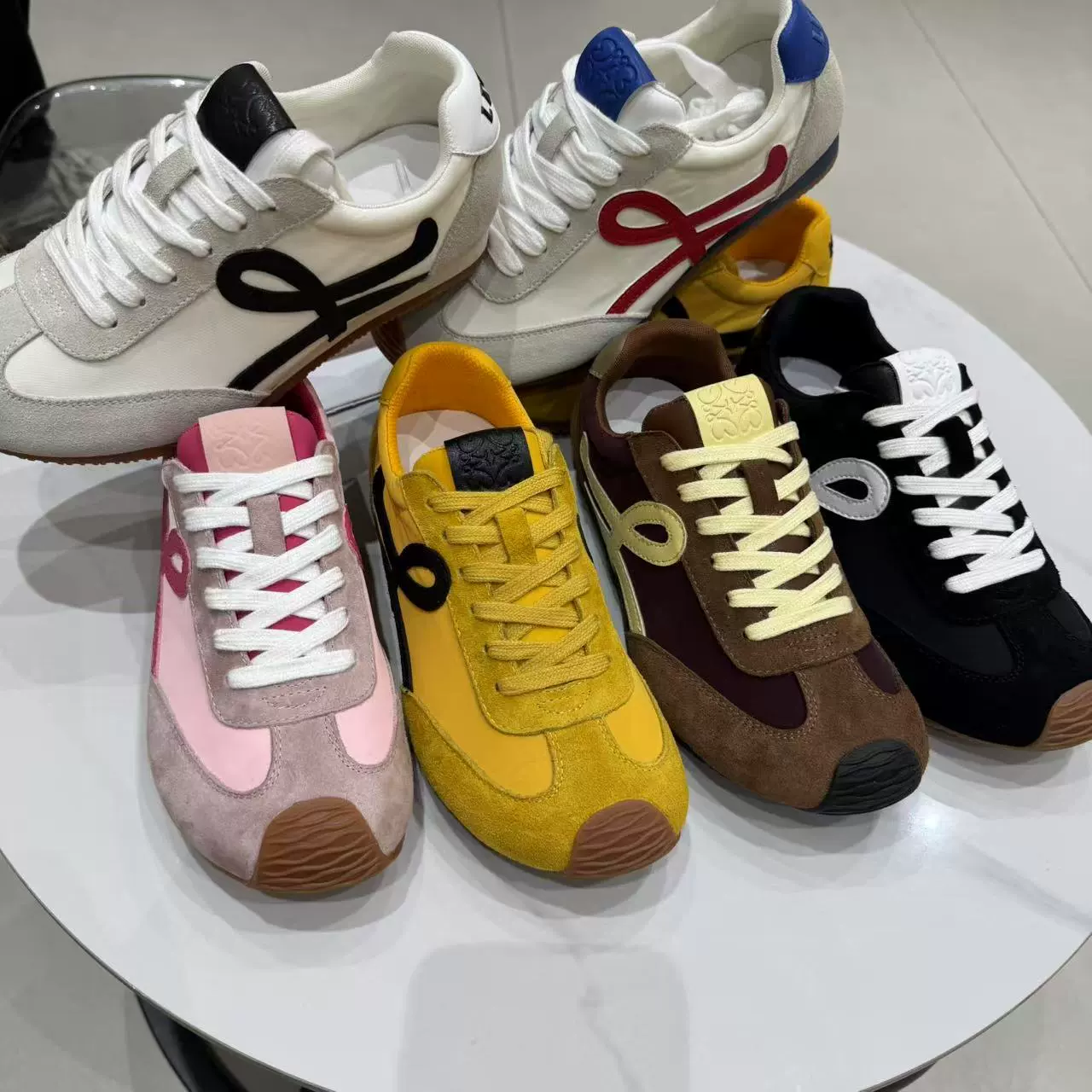 Кожаные ботинки арганда женские 2025 новые дикие ретро мокинг туфли легкие дышащие повседневные кроссовки маленькие белые туфли