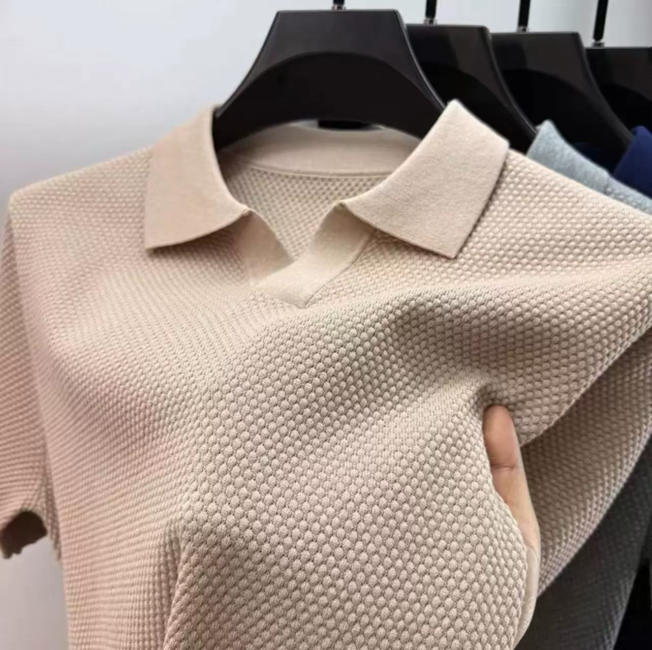 Летний дышащий легкий вязаный polo для отдыха, V-образный вырез, с коротким рукавом