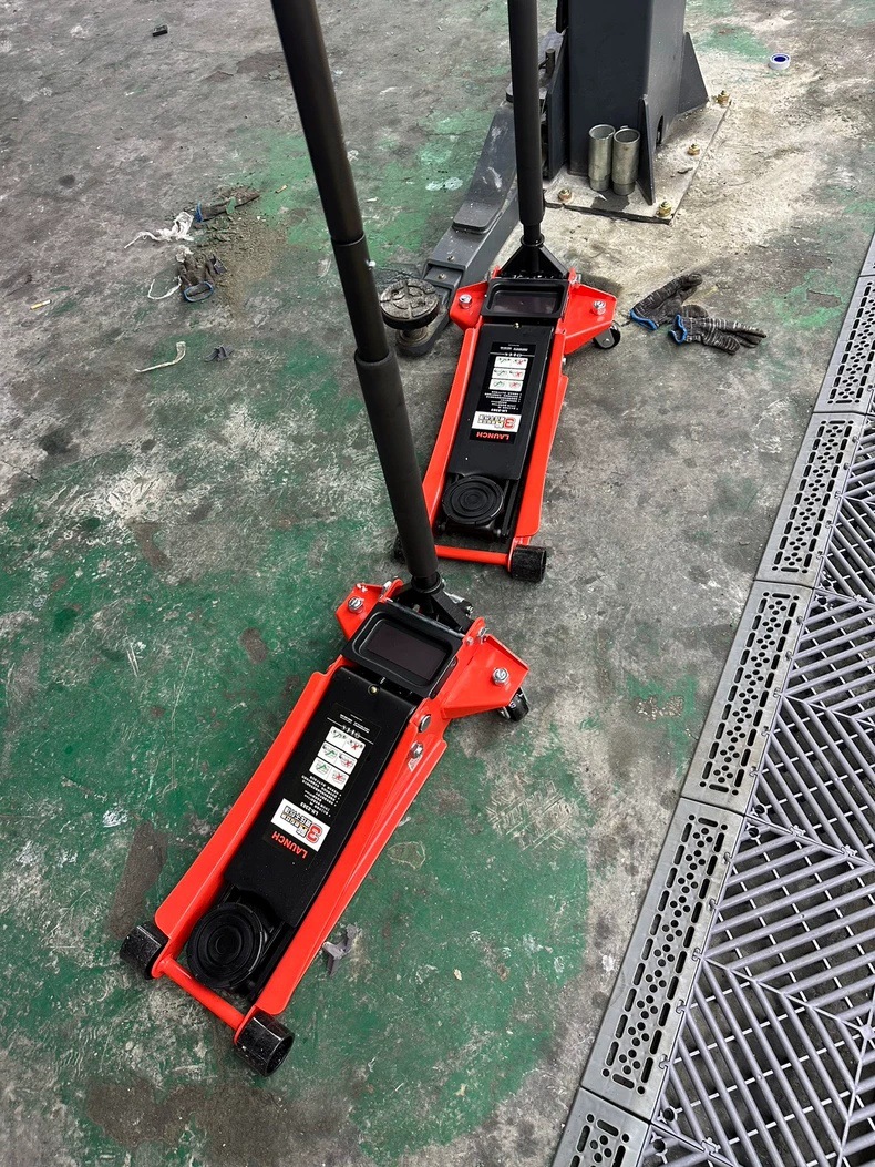 Launch Lh2203/2303 3t Floor Jack Dual-Pump High/Low Horizontal Type 0kg Ton