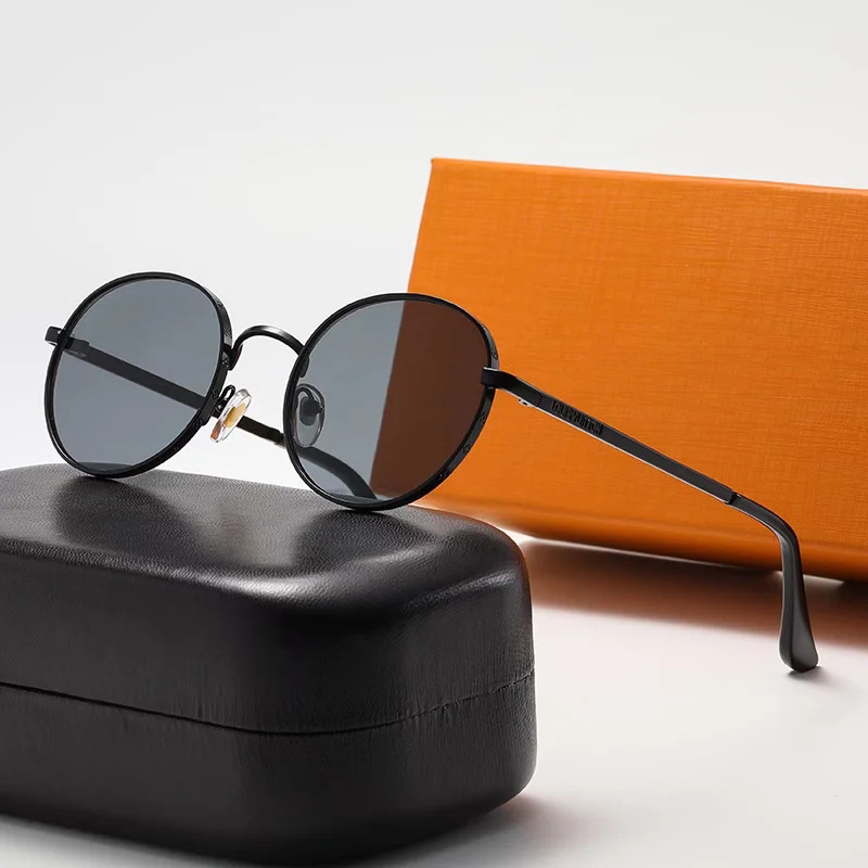 Sunglasses Image 3