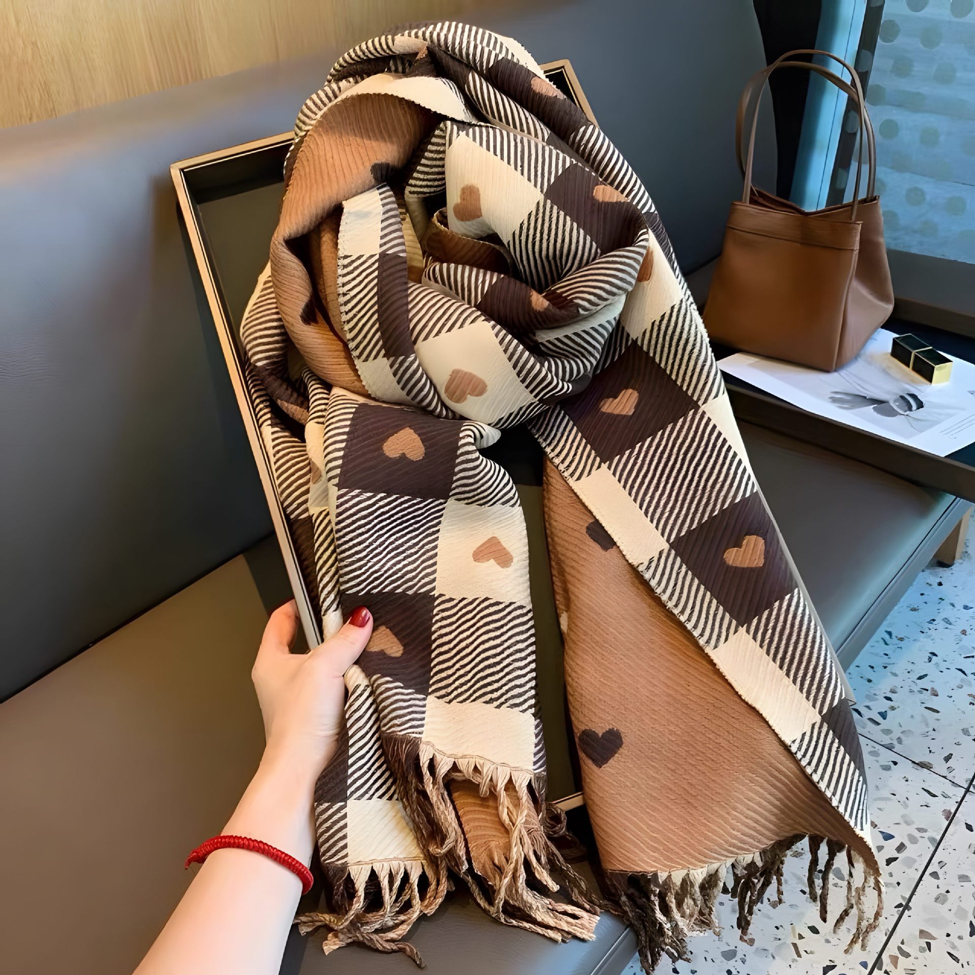 New Korean-Style Women's Autumn and Winter Scarf, Faux Cashmere Plaid Heart Pattern, Fashionable Versatile Warm Shawl, Thickened Scarf