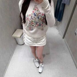 南油鼎版2025秋新款网红同款D家花卉刺绣毛衣女针织上衣休闲百搭