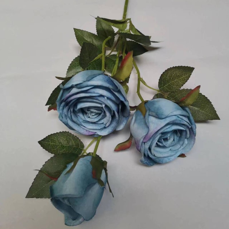 3頭の丸いバラのシミュレーションの花のメーカーの小売家庭の結婚祝いの装飾の道具の結婚式は造花の乾いた花を配置します。|undefined