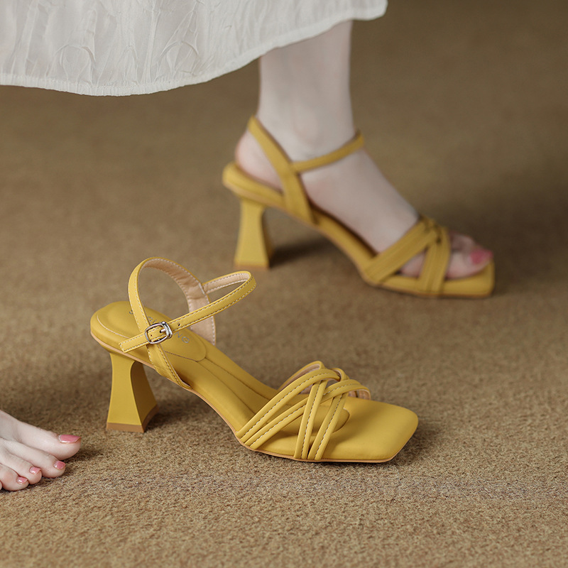 노란색(업그레이드 버전)은 재질과 솜씨가 더 좋습니다.