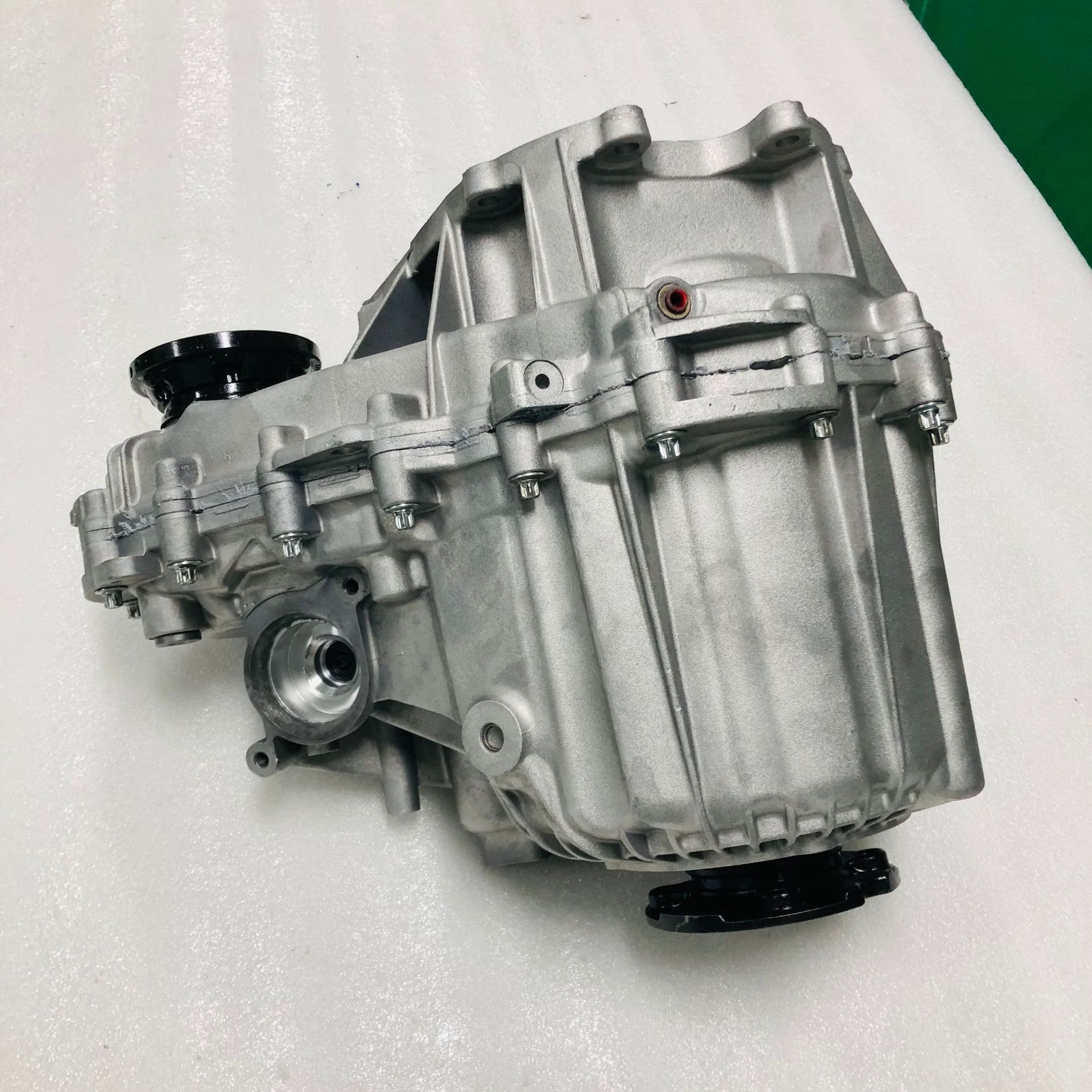 Suitable for Land Rover Range Rover Sport and Discovery 4, 8-speed transfer case assembly