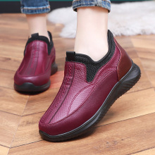 中老年女鞋妈妈鞋加绒保暖棉鞋套脚防滑老北京布鞋老人大码4142