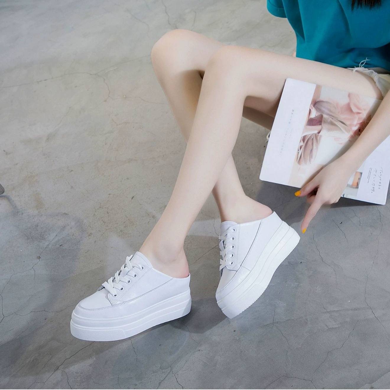 Сандалии Baotou, женские тапочки из натуральной кожи, женская верхняя одежда, новинка 2025 года, идеально подходят для внутренней платформы, ленивые полутапочки на толстой подошве