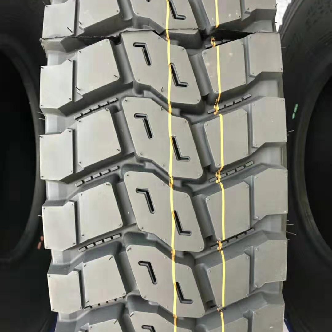 山东厂家900R20 10.00R20 1100R20 1200R20重载卡货车矿山胎现货