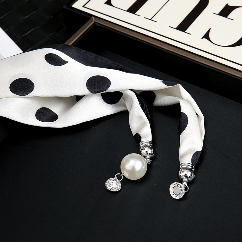 Nuevo clásico retro blanco y negro onda francesa punto de succión hebilla correa de cabello bufandas perezosas multipropósito temperamento collar clavícula hebilla