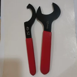 锤子;斧子;呆扳手