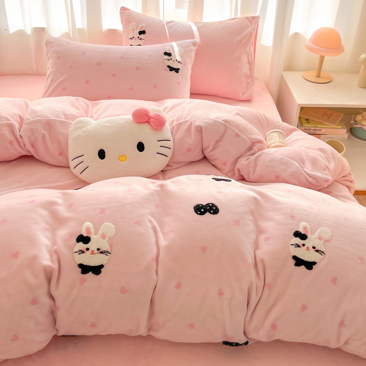 Invierno de dibujos animados de leche de seda cama de cuatro piezas en invierno de seda de coral calentamiento sábanas cubiertas de cama de tres piezas