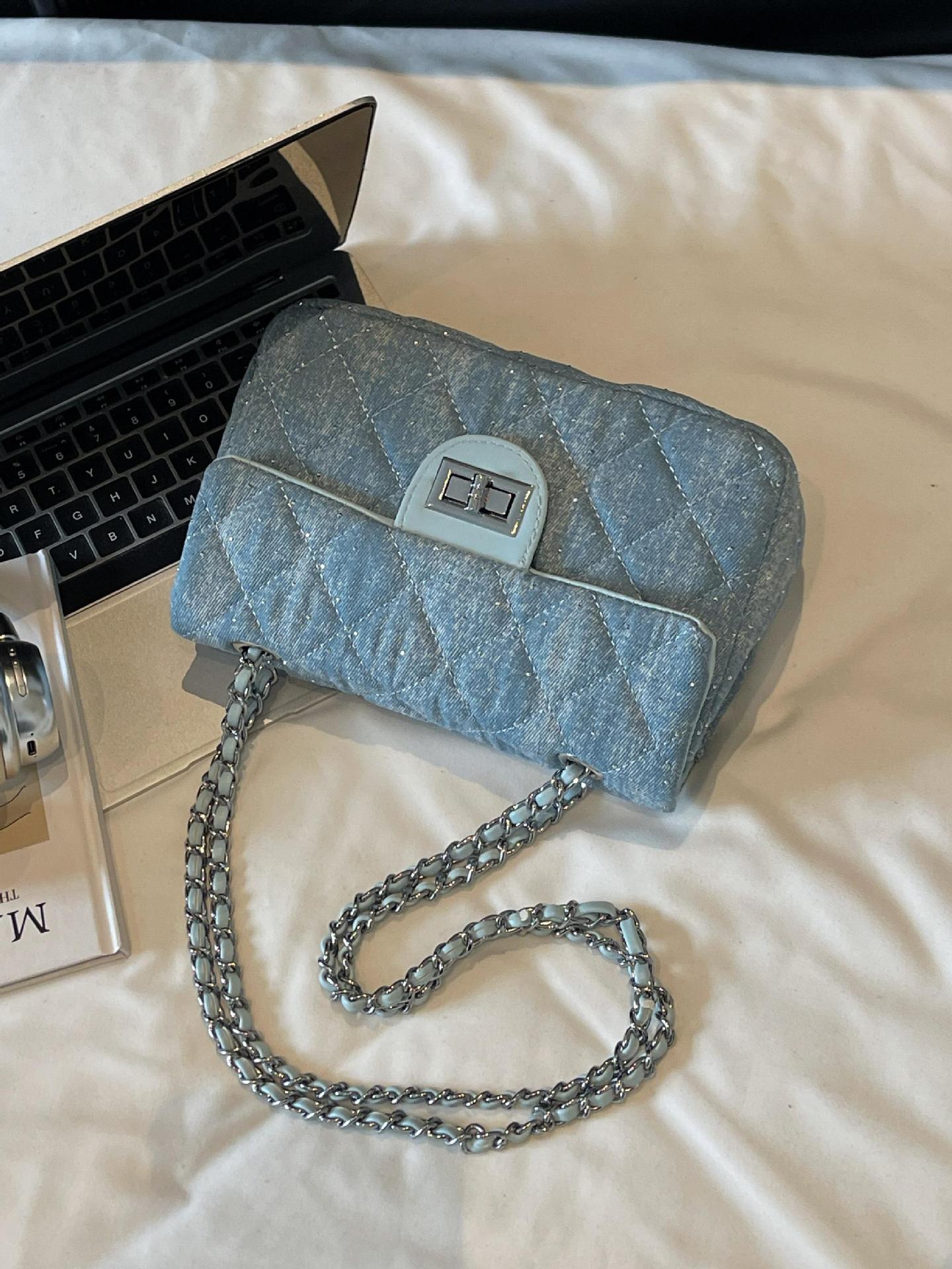 Tendencia de moda denim bolso de cadena de bolso cuadrado 2025 nuevo pequeño viento de fragancia superfuego bolso de hombro ocio bajo la axila