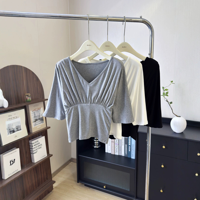 Korean-style V-neck pleated T-shirt for women, new autumn casual slim-fit solid color batwing sleeve waist-cinching top 6119