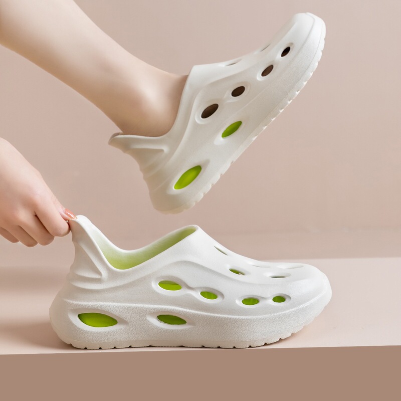 New 2024 Women's Croc Shoes Summer Fashion Baotou Soft Sole Student Beach Non-Slip Sports Shoes New 2024 Women's Croc Shoes Summer Fashion Baotou Soft Sole Student Beach Non-Slip Sports Shoes