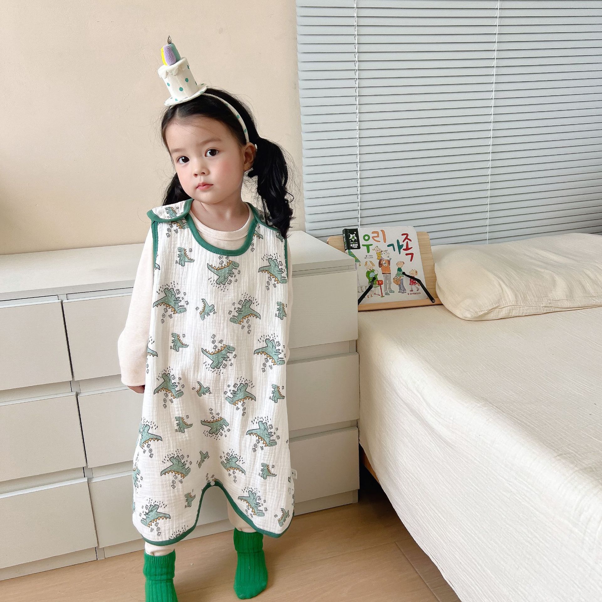 小さな恐竜 (前6枚、後ろ4枚のベスト寝袋) / 80cm