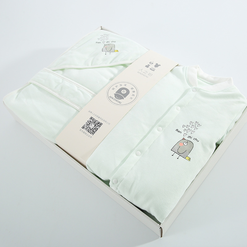 人の初めの新生児の綿の服のスーツのプレゼントの箱の赤ちゃんは綿を挟んで厚いです。|undefined