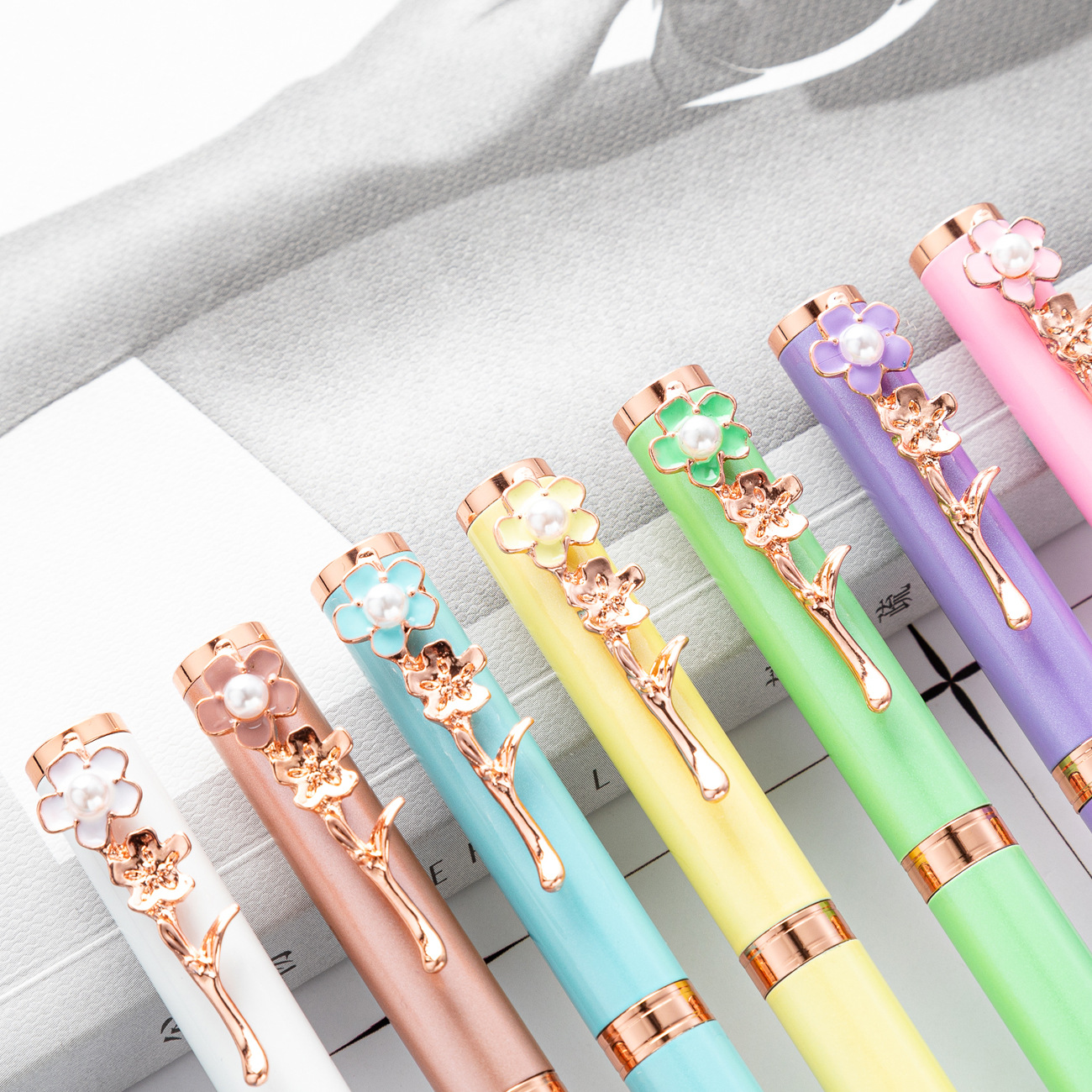 Nuevo color flor pluma clip perla bolígrafo creativo moda multicolor regalo publicidad pluma puede imprimir logo metal pluma