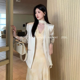 连衣裙;半身裙;女式针织衫