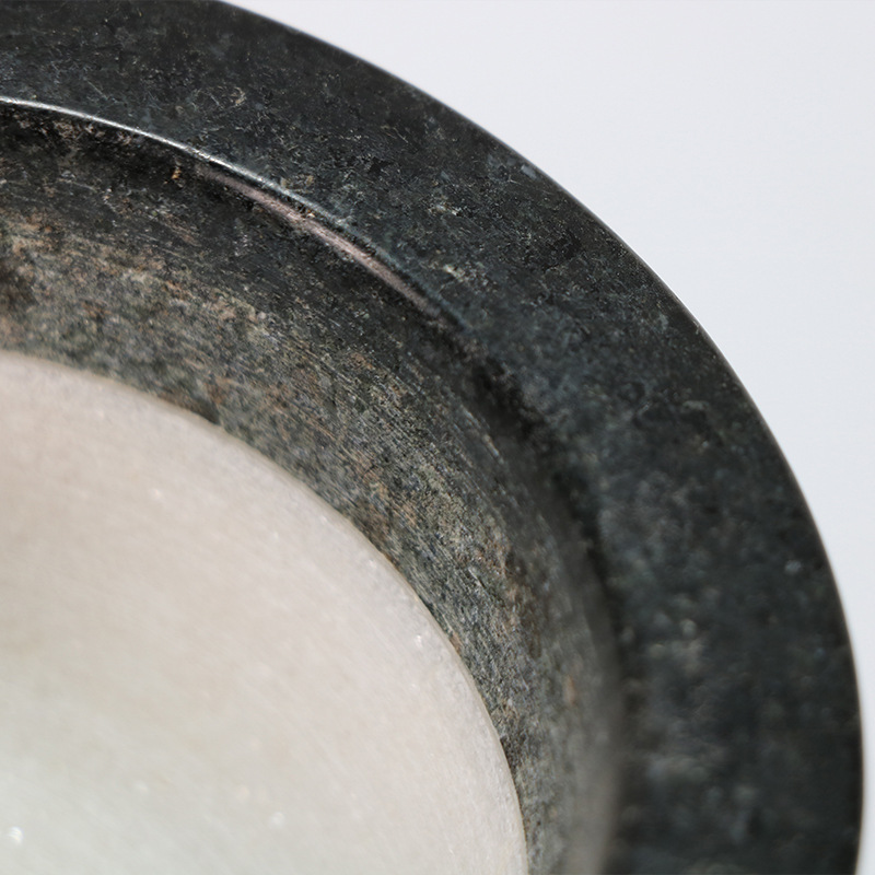 ����ʯƴ�ӵ�����ʯ���������ĥ��ʯͷ�������ؼ���ѹ����