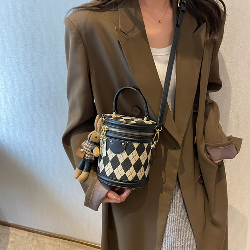 High-End Rhombus Bucket Bag Rhombus Retro Fashion Summer Exquisite Niche Design Women's Crossbody Bag Overseas