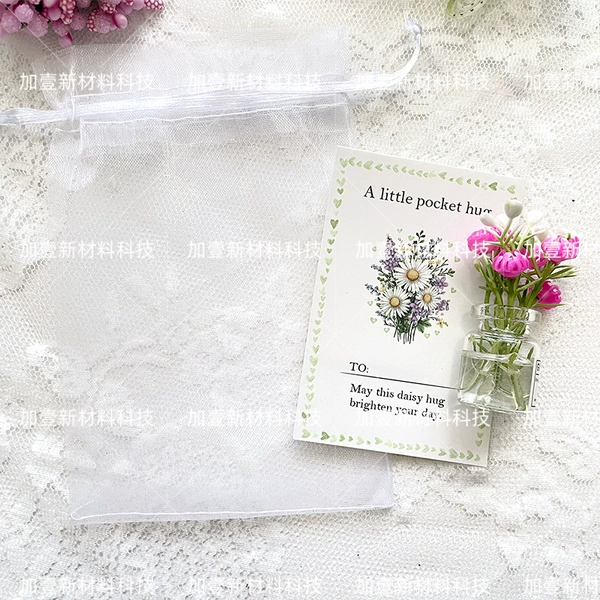 Dark pink flowers (resin + small card + organza bag)