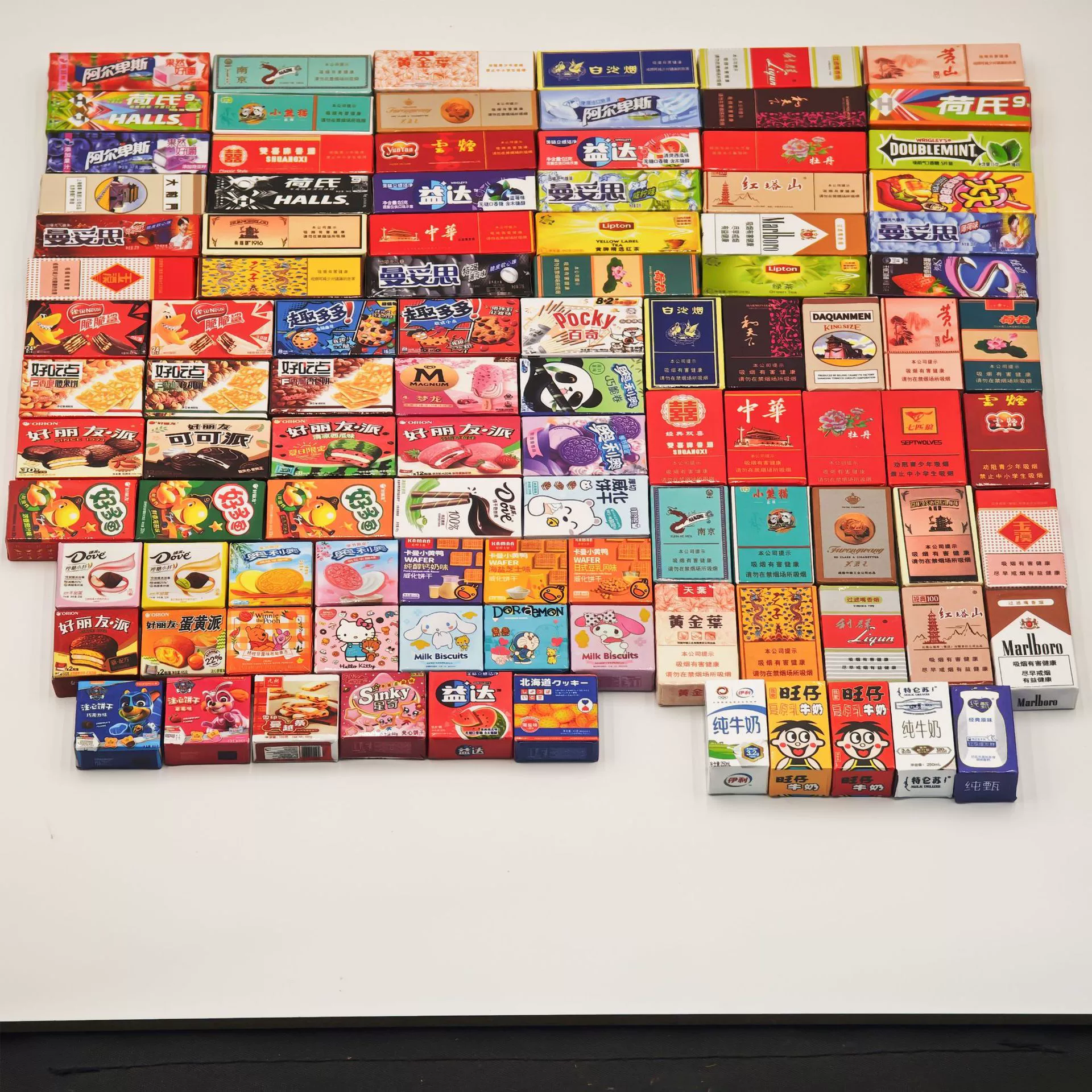 Миниатюрные имитации коробок для закусок, коробок для еды, коробок для сигарет, коробок для молока, аксессуаров для заколок ручной работы, детских игрушек и аксессуаров.