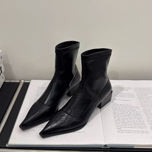 Korean-style small nude leather boots with pointed toes, short women's shoes, 2025 trendy and versatile fashion boots with thick heels and slim design