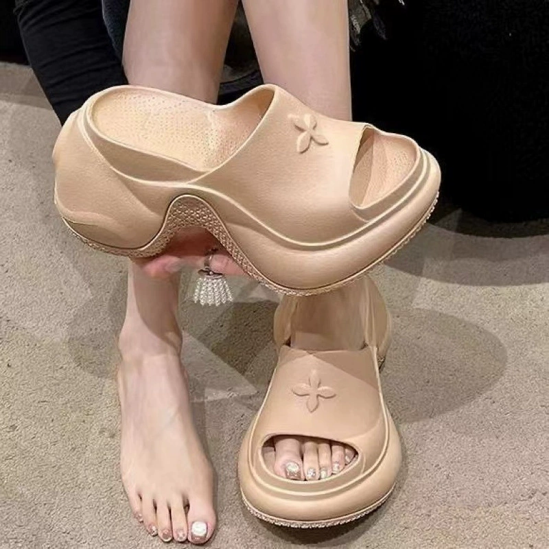 Женские тапочки на толстой подошве с черным крестом и цветком, модная верхняя одежда, лето, новинка 2025 года