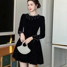 赫本风小黑裙2025秋装新款女装重工钉珠烫钻收腰蓬蓬连衣裙21442