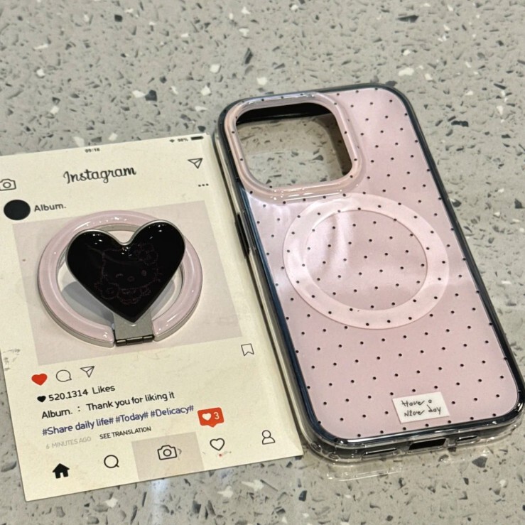 Xiaohongshu's Popular Black Polka Dot Cat Stand Case Suitable for iPhone 17 Pro, Apple 15 New Model, 14 Phone Case, 16