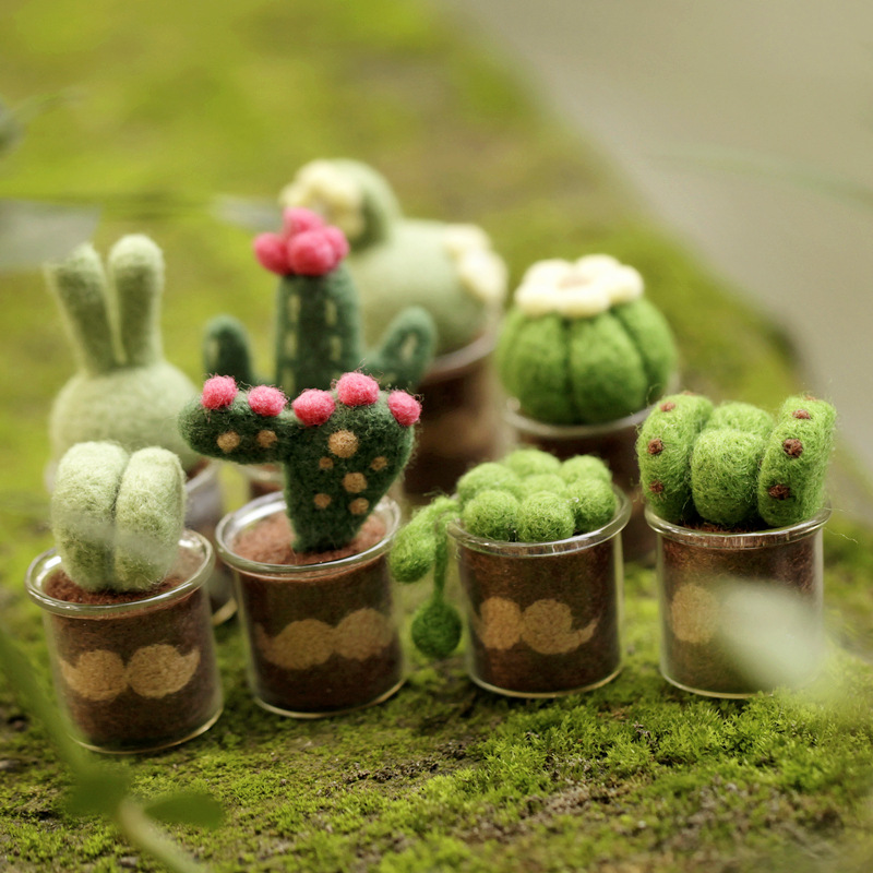 5ZV7 Wholesale Succulent Wool Felt Poke Poke Material Pack Mini Small Potted Green Plant DIY Handmade Novice
