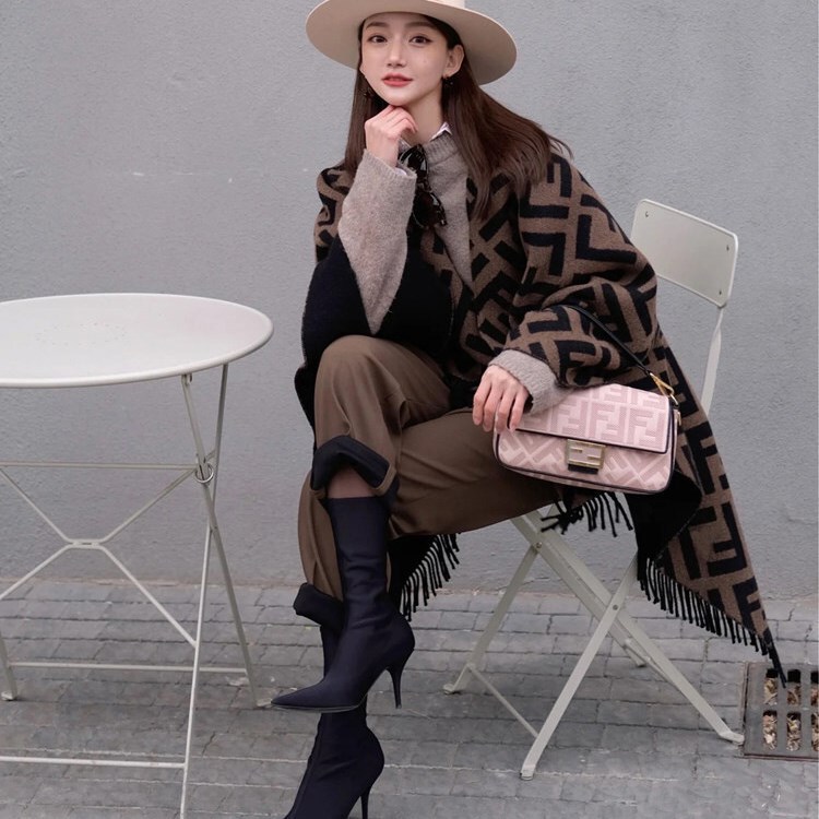 Correct Letter Version Vintage Wool Cape Double-Sided Two-Tone Letter Pattern Cashmere Tassel Scarf Shawl Manufacturer Wholesale