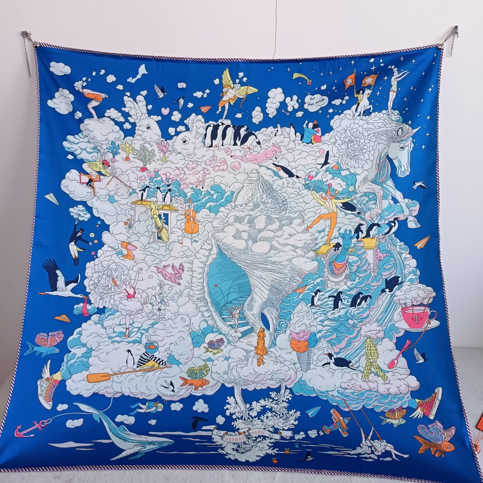 Bufandas de seda de moda europeas y americanas transfronterizas bufandas elegantes de alta calidad lujosas impresión de letras de seda impresión caliente en el extranjero