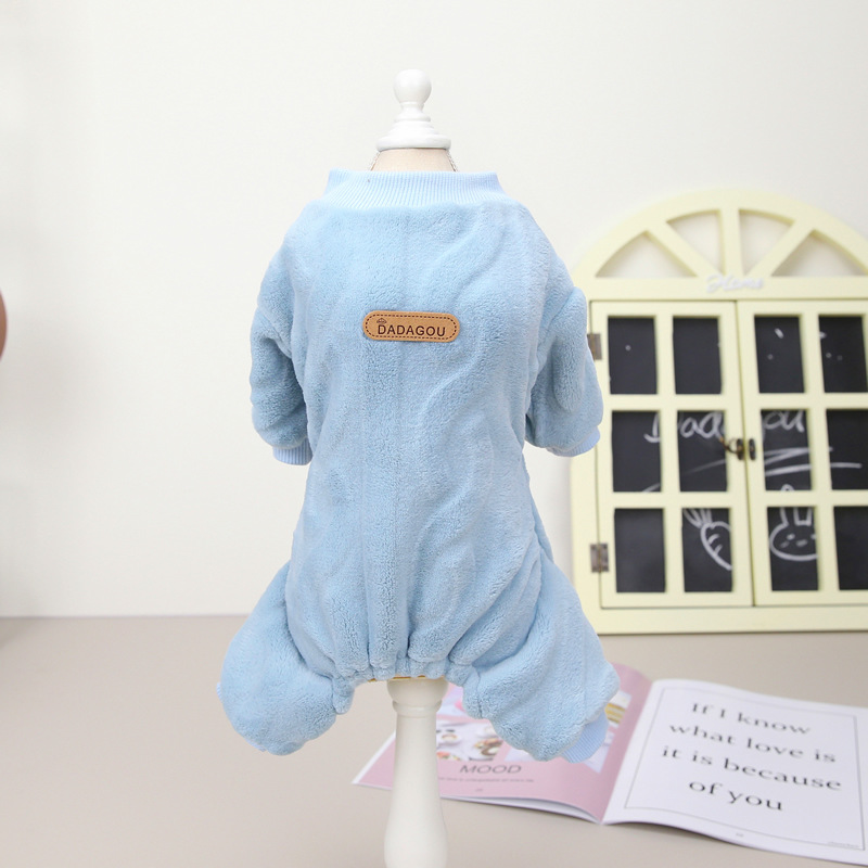 Mascota de cuatro patas ropa de terciopelo gato y perro ropa de otoño e invierno nueva ropa de terciopelo de cuatro patas mascota 22 giro de cuatro patas ropa de terciopelo