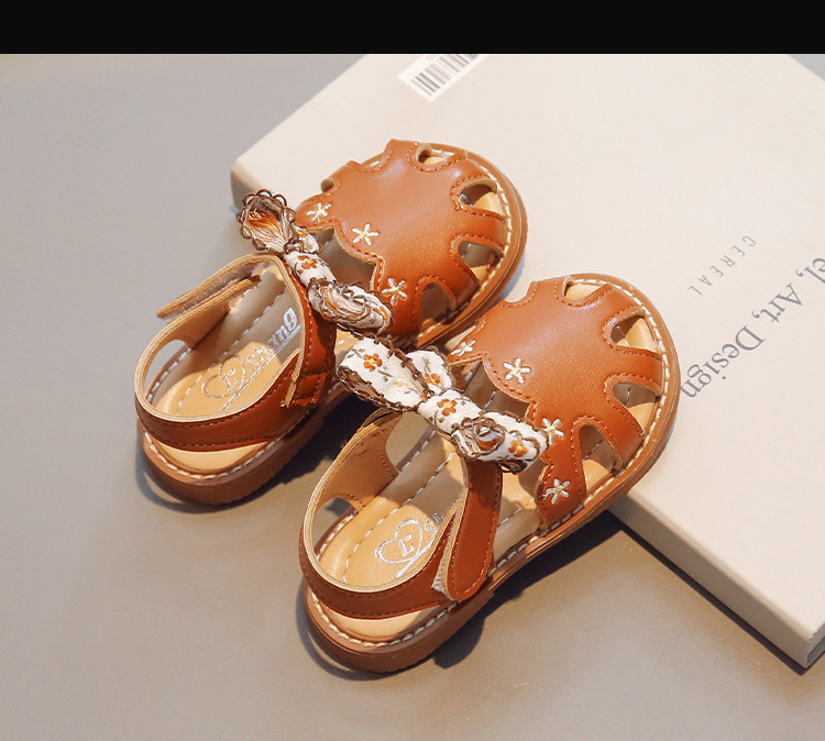 Mädchen Sandalen Prinzessin Baotou 2023 Sommer Neue aushöhlen Chinesischen Stil Gestickte Weiche Sohle Mode Koreanische Ausgabe_voghion.com