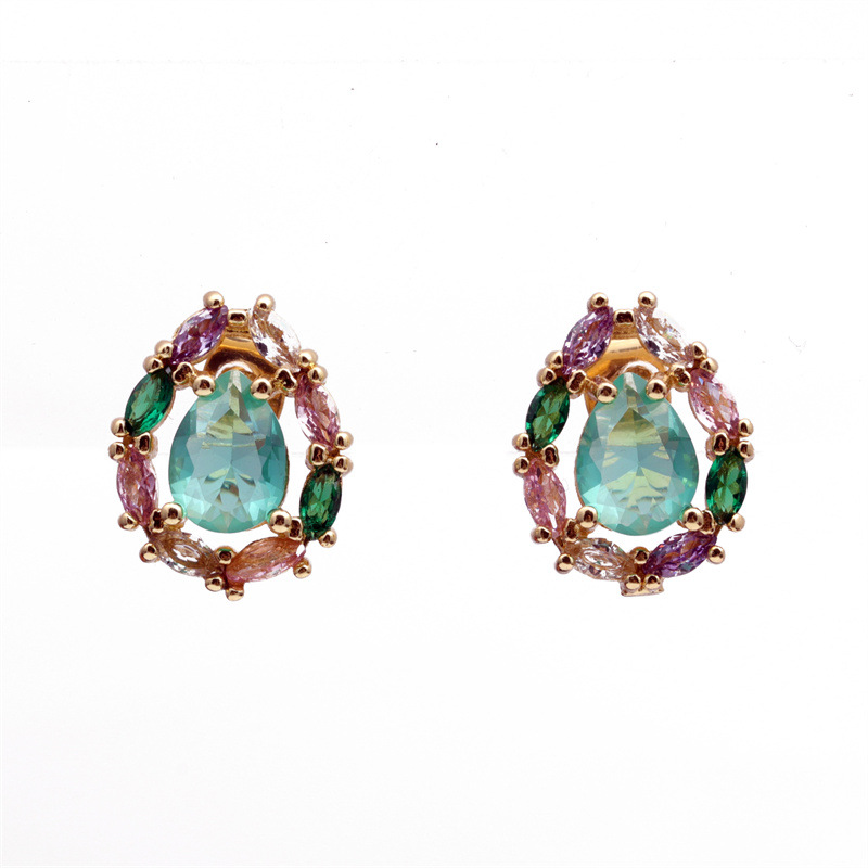 Transfronterizo europeo y americano cobre chapado en oro colorido ZIRCON forma de gota de agua geométrica pendientes de nicho femenino ZIRCON verde