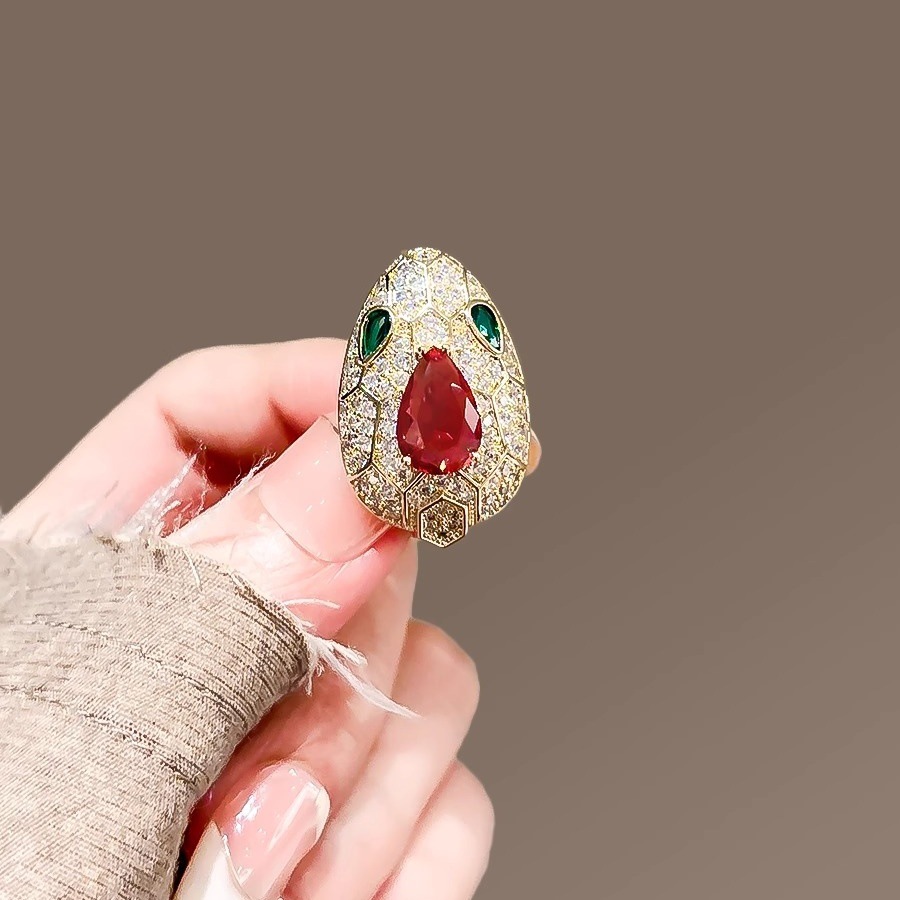 25新款锆石蛇头胸针高档女小众创意别针气质春秋胸花西服大衣配饰