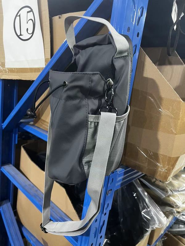 跨境热销健身磁吸水壶包水杯斜挎包健身房手机钥匙收纳包源头现货|undefined