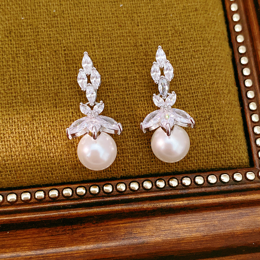 Agujas de plata, flores, perlas, perlas, temperamento diario, pendientes de aretes de lujo ligero, pendientes de alta calidad, al por mayor.