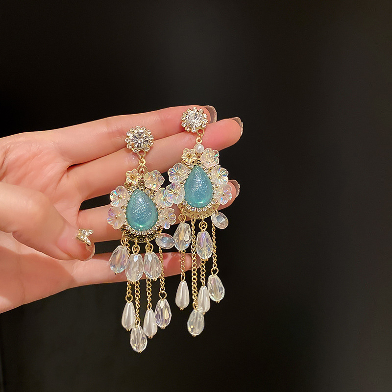 Aguja de plata con diamantes de cristal pendientes de bordilla estilo nacional pendientes de temperamento pequeño ligero lujo de alta calidad industria pesada exageración pendientes