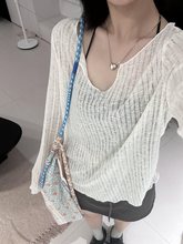 小V领罩衫女春装新款微透视性感辣妹长袖T恤夏季外穿冰丝防晒上衣