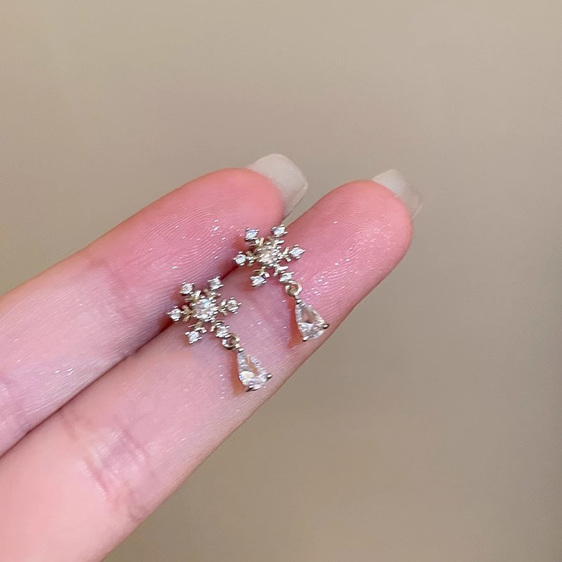 51#雪花锆石蚊香盘耳夹