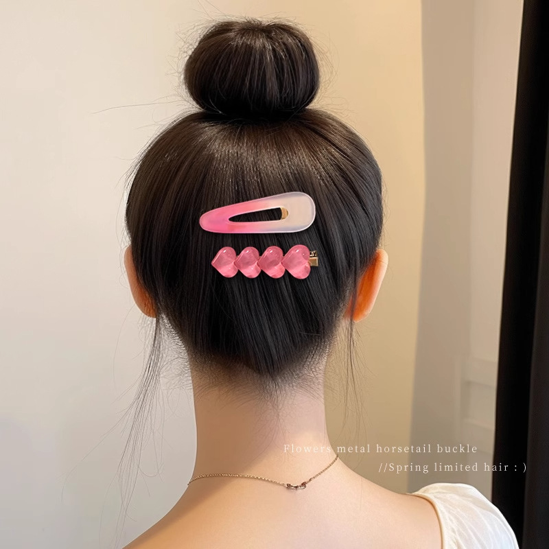 Pin de pelo de verano de dopamina rosa de alto nivel de sensación de frangeo un clip de pelo de frente acabado de pelo de broche adorable adornamiento para el pelo